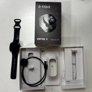Fitbit Versa 3 - Black/Black